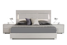 Load image into Gallery viewer, California King Modrest Ethan Italian Modern Grey Bed
