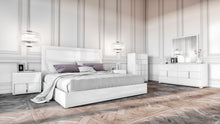 Load image into Gallery viewer, Modrest Nicla Italian Modern White Bed, Full Size

