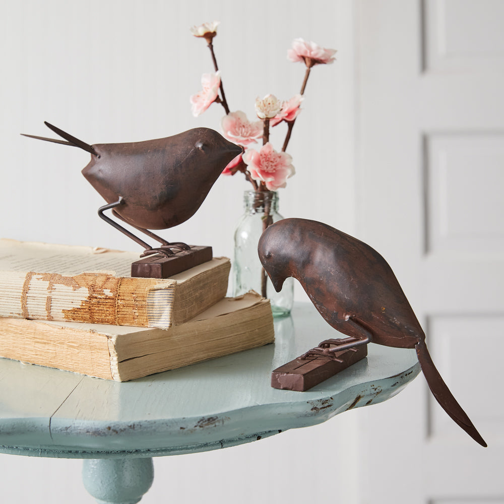 Kneeling Songbird Shelf Sitter