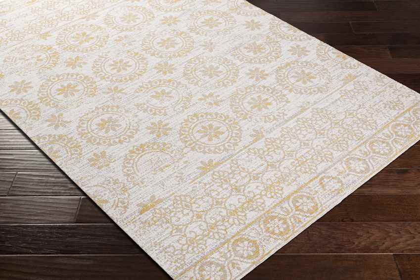 William Traditional Washable Rug, Beige