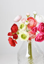 Load image into Gallery viewer, Valentines Ranunculus Bundle, 10&quot;
