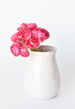 Load image into Gallery viewer, Dark Pink Ranunculus Stem Bundle, 10.5&quot;
