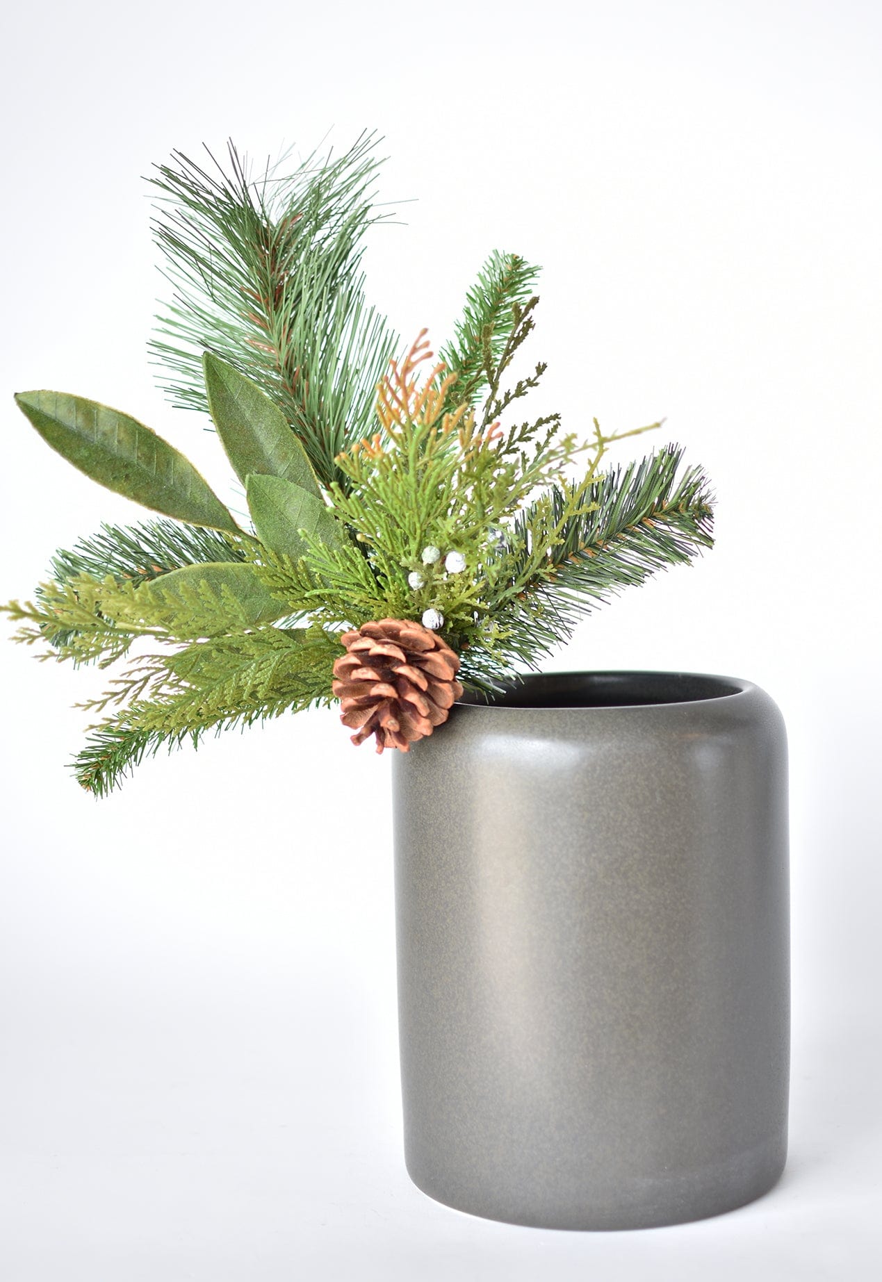 Pinecone, Cedar & Pine Mixed Stem, 15.5"