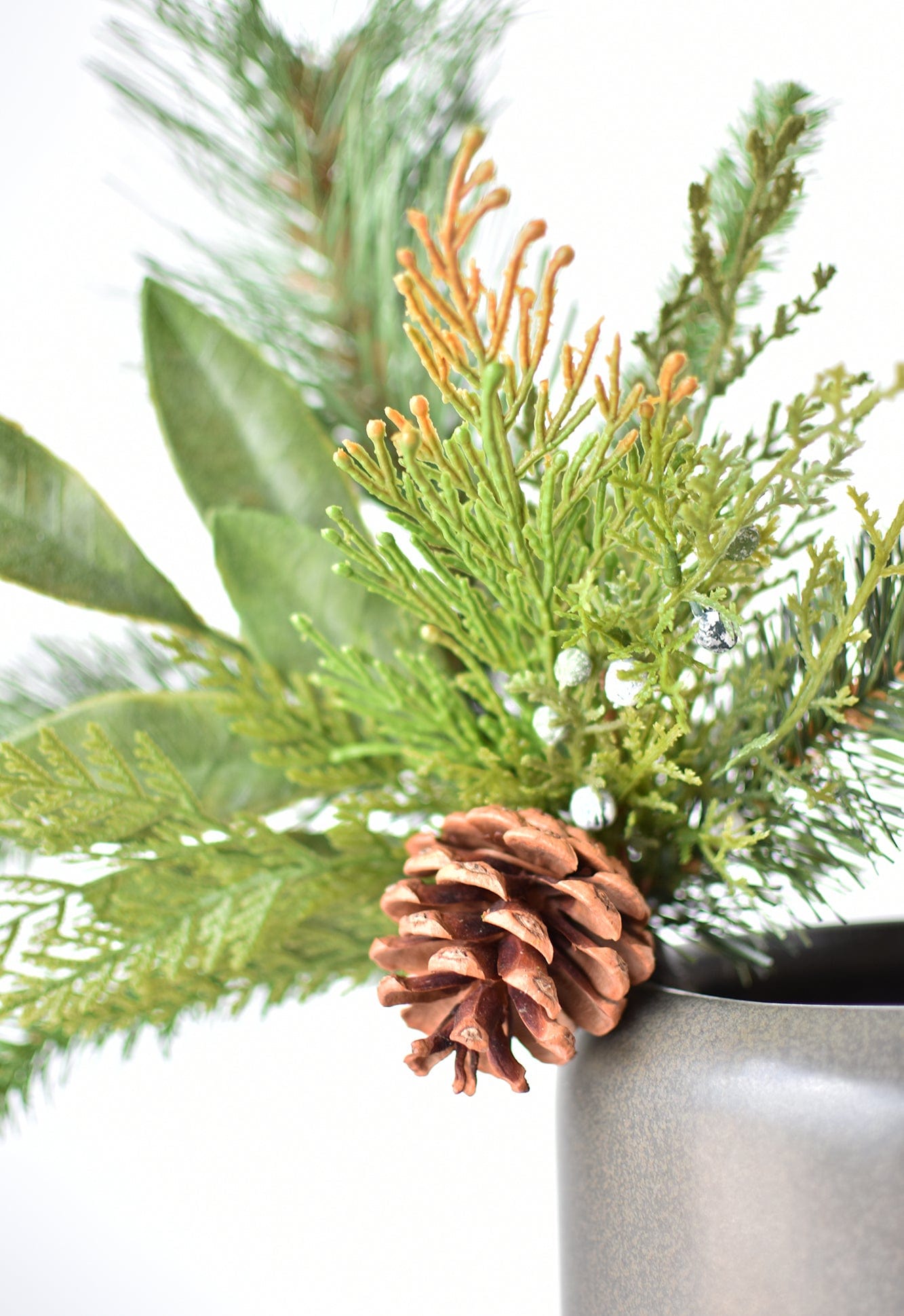 Pinecone, Cedar & Pine Mixed Stem, 15.5"