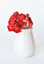 Load image into Gallery viewer, Red Ranunculus Stem Bundle, 10.5&quot;
