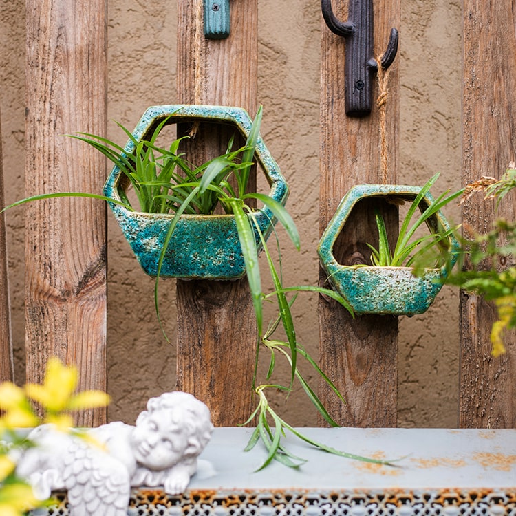 Hanging Hexagon Coarse Ceramic Planter in Green