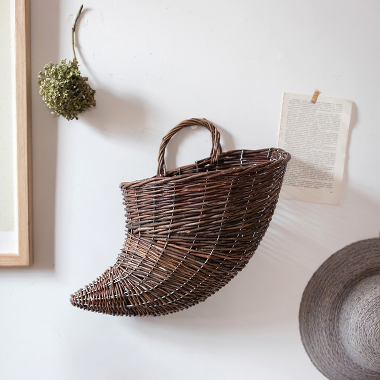 Horn Shape Willow Hanging Basket Planter