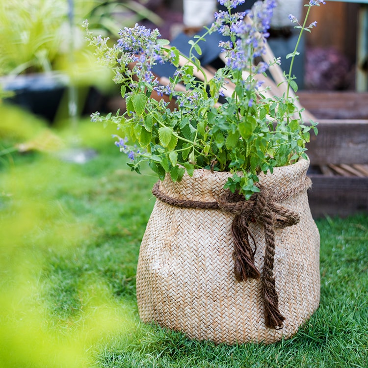 Ribbon Bag Style Concrete Garden Pot