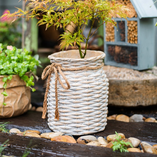 Willow Style Ribbon Concrete Flowerpot