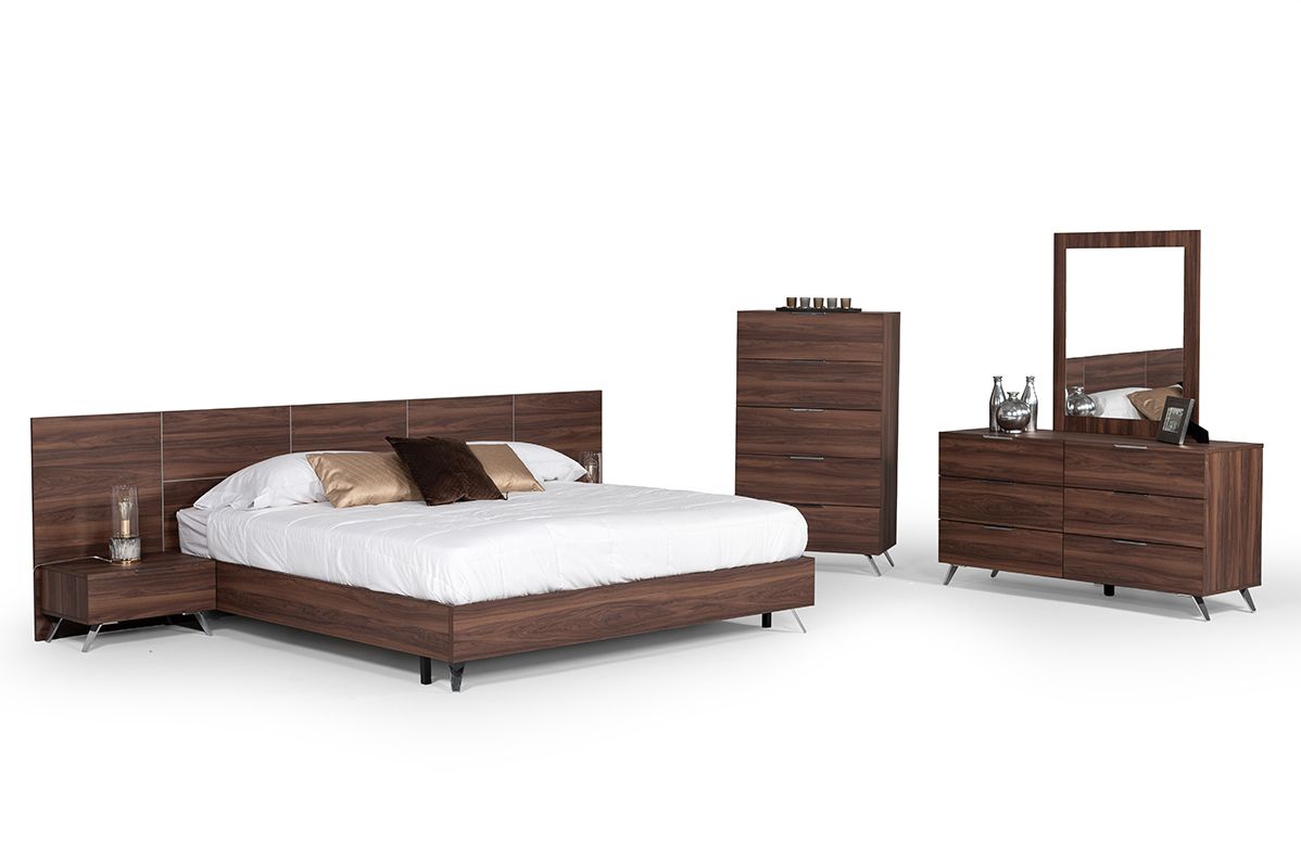 Queen Nova Domus Brooklyn Italian Modern Walnut Bed