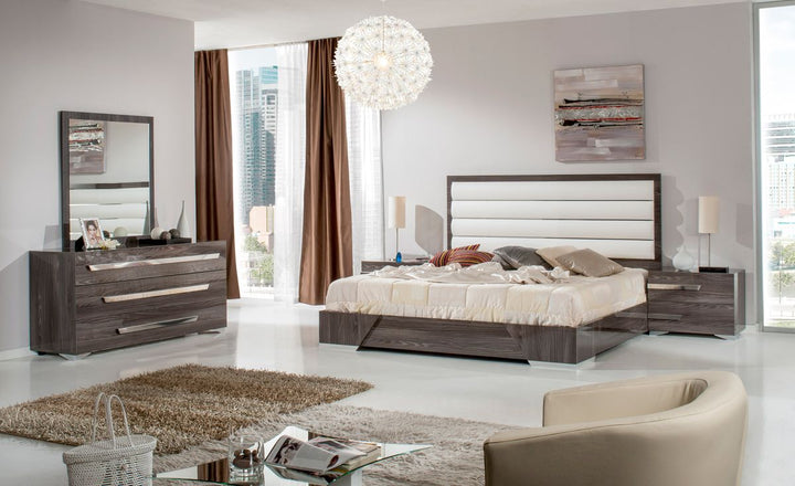 Queen Nova Domus Capulet Italian Modern Grey Bedroom Set