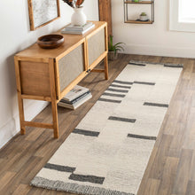 Load image into Gallery viewer, Aibonito Wool Area Rug
