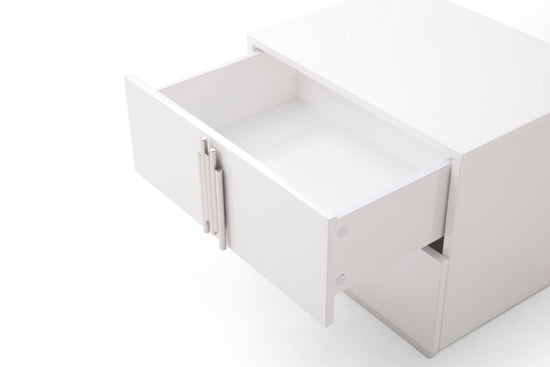 California King Modrest Token - Modern White & Stainless Steel Bedroom Set