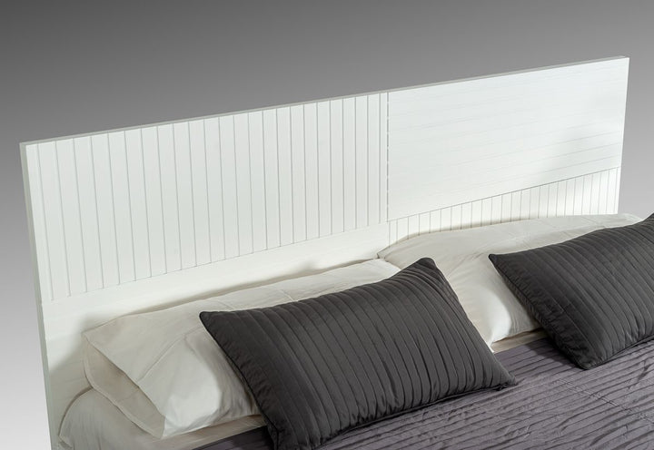 Full Nova Domus Valencia Contemporary White Bed