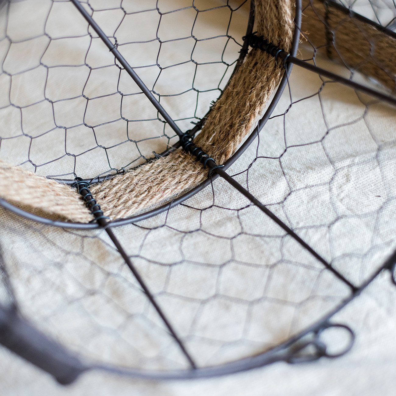 Wire Carry Basket With Hemp Rope Bottom Round