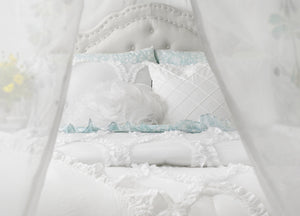 Avon 3 Piece Comforter Set