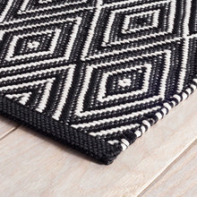 Load image into Gallery viewer, 4x6 Diamond Black/Ivory Indoor/Outdoor Rug
